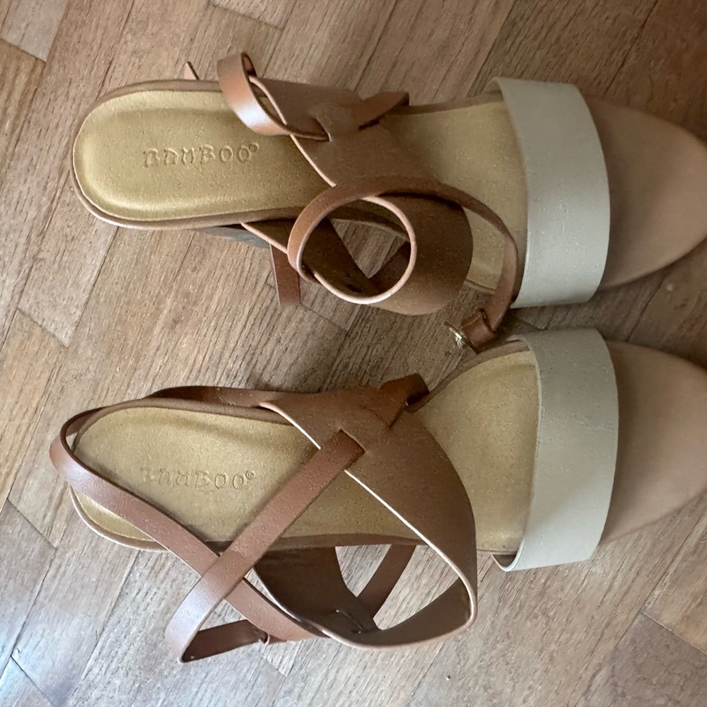 Women’s dress sandal, size 9